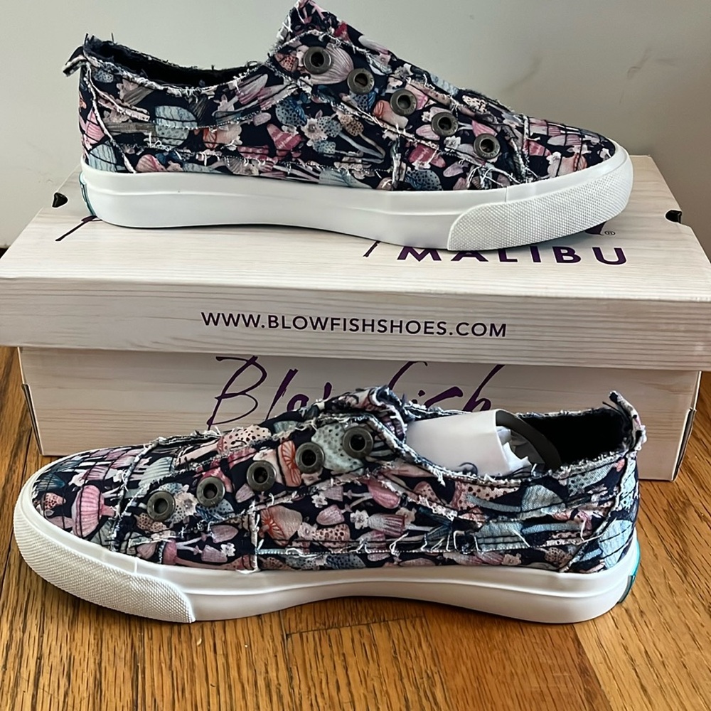 Women’s 7.5 Blowfish Shoes